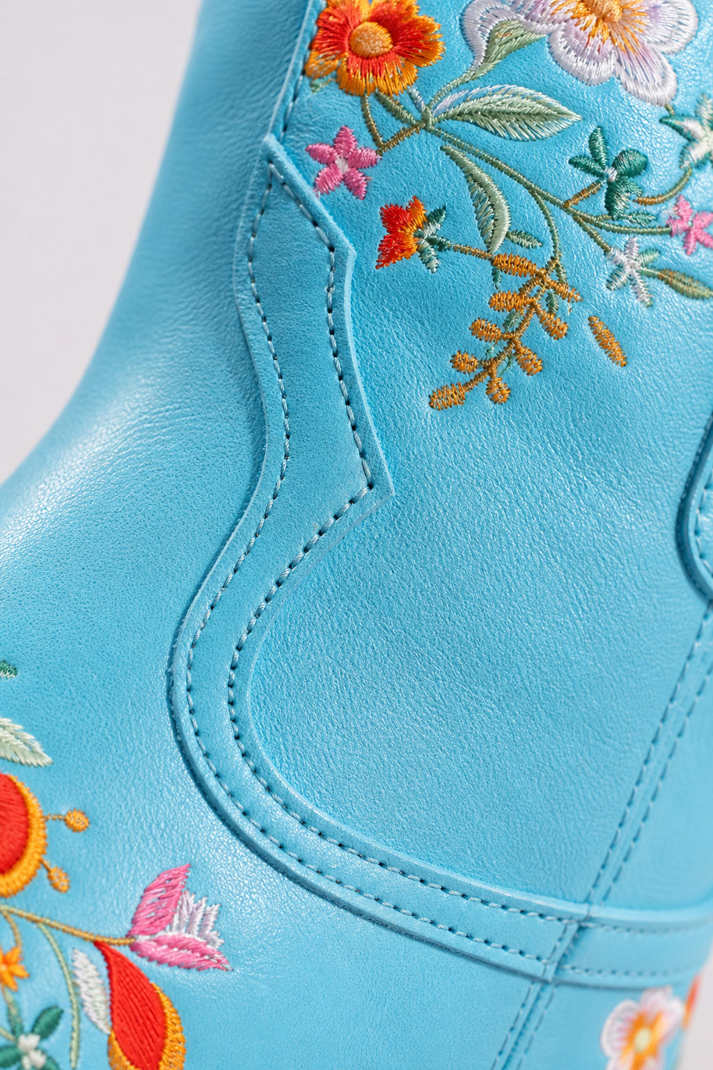 Bottes Santiags en Suédine Bleu Turquoise à Broderies Florales