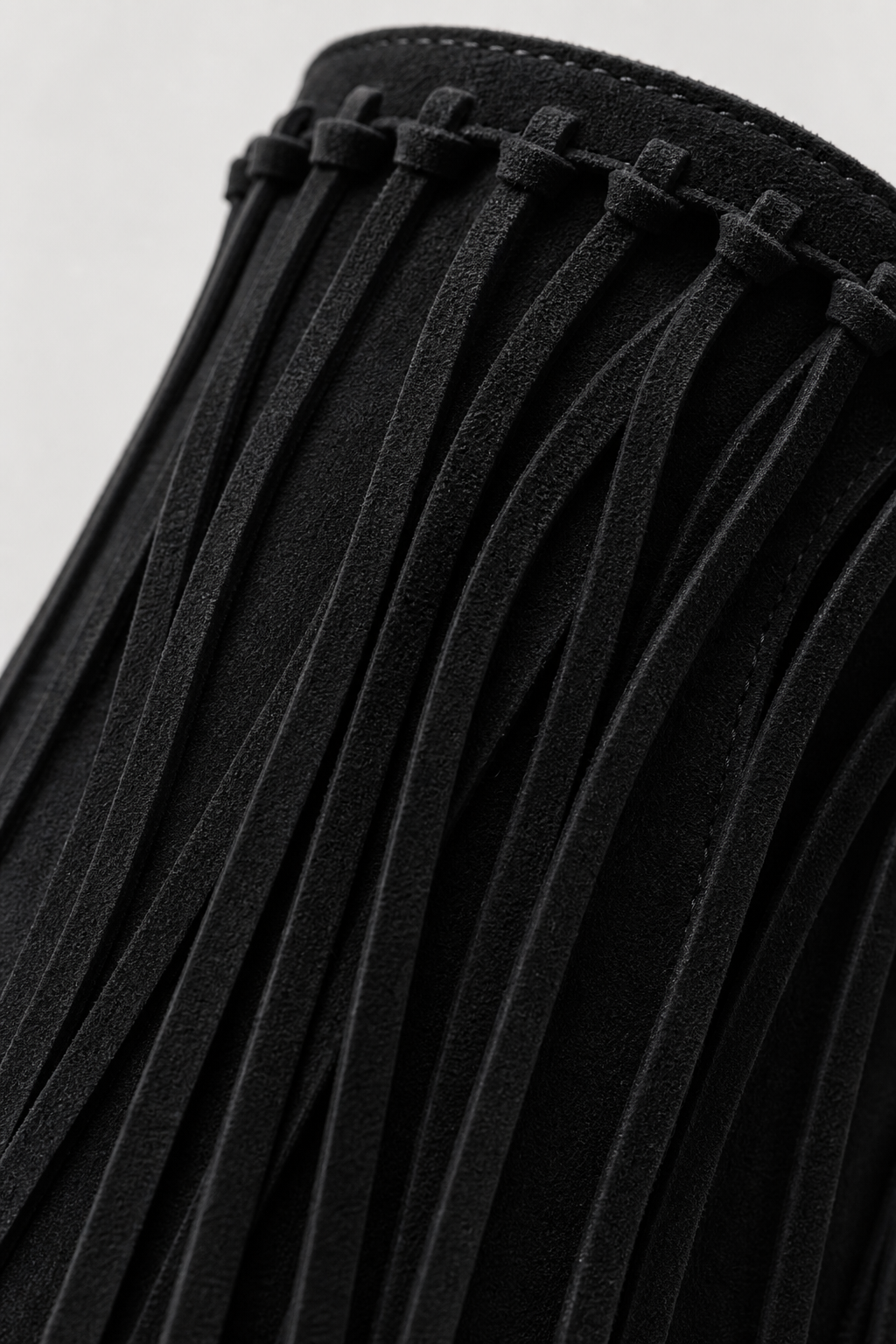 Bottes Mi-Mollet en Daim Noir à Franges Bohèmes