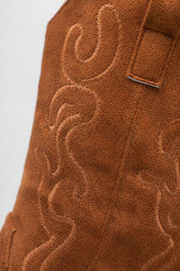 Bottes Santiags en Daim Camel Brodées