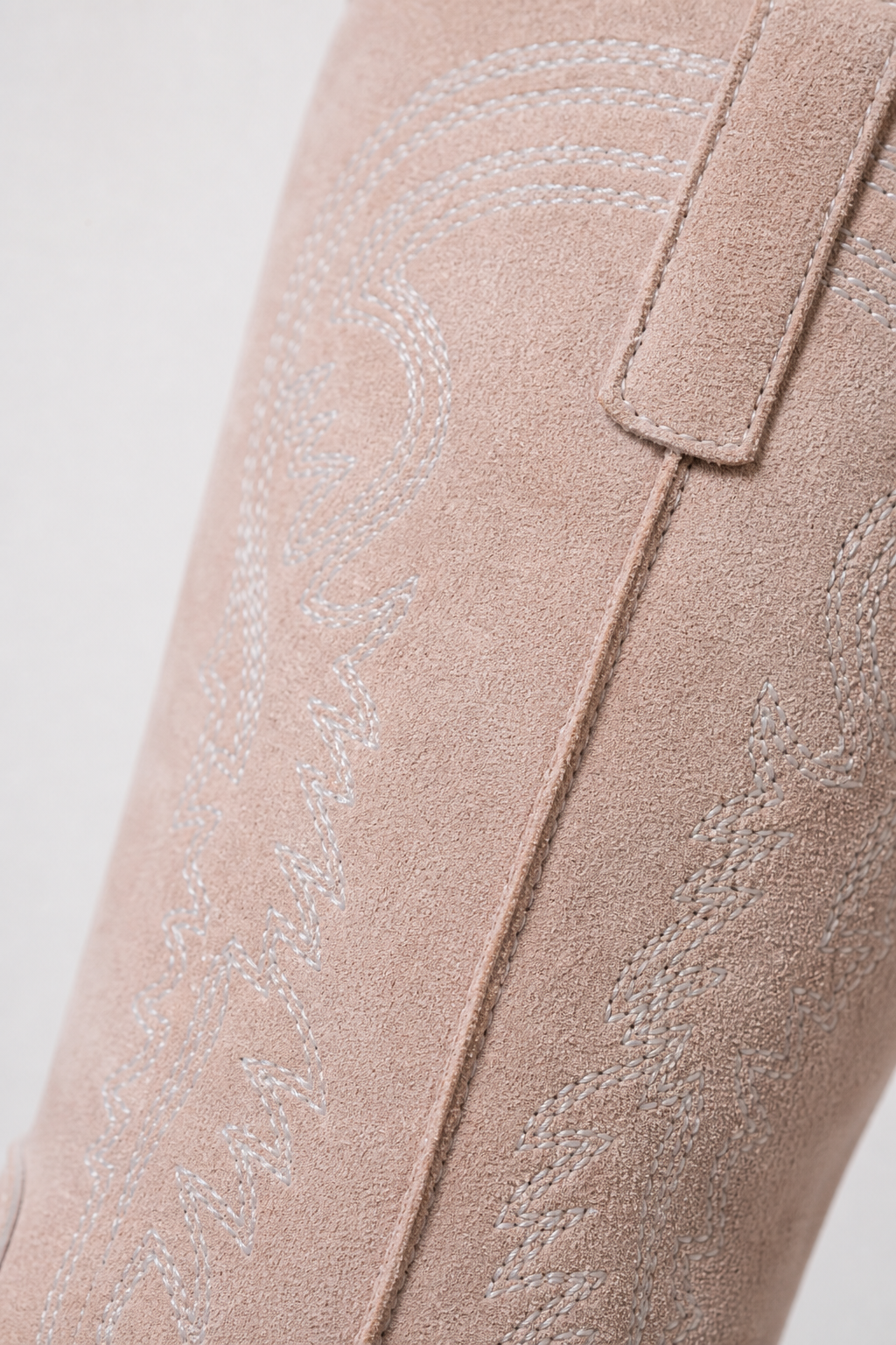 Bottes Santiags en Daim Rose Poudré à Broderies