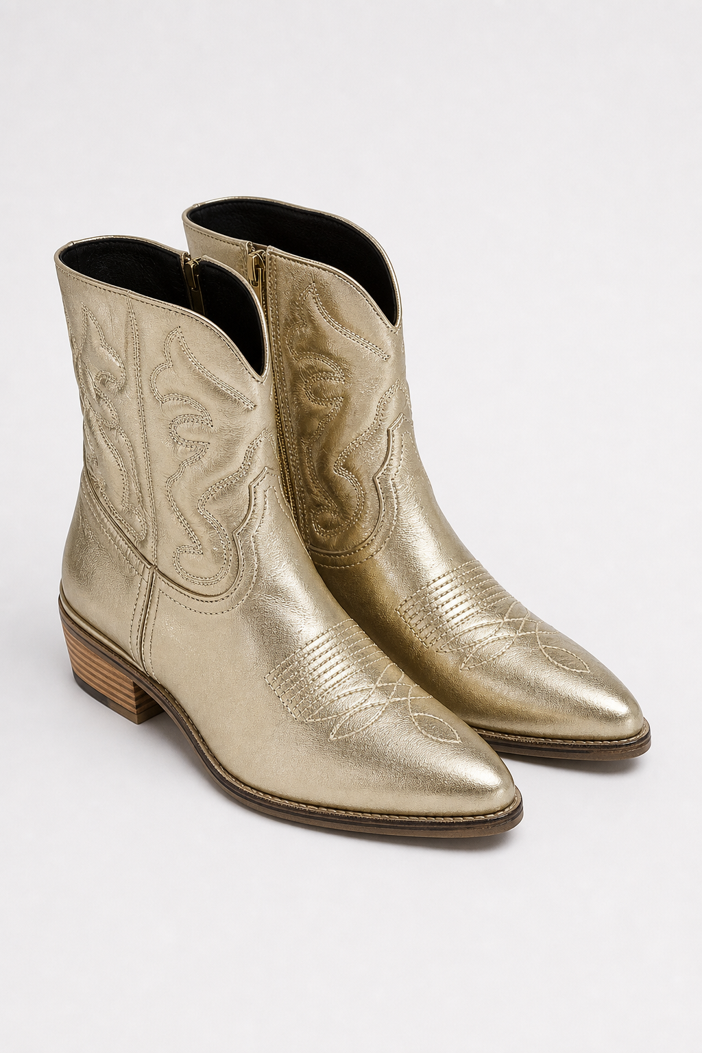 Bottes Santiags Dorées Métallisées à Broderies