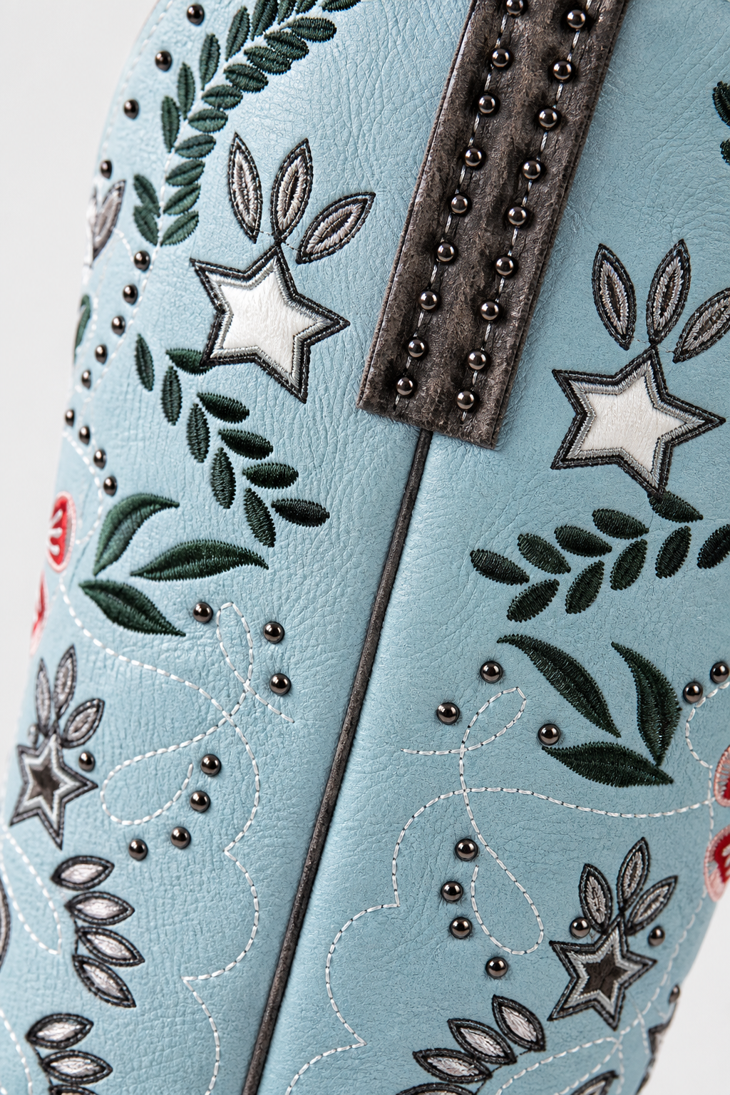 Bottes Santiags en Daim Bleu Ciel à Motifs Brodés