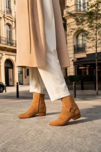 Bottines Pointues en Daim Camel avec Harnais
