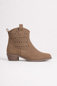 Bottines en Simili Daim Moka Perforées
