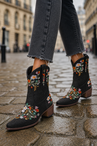 Bottes Santiags Noires à Motifs Floraux Brodés