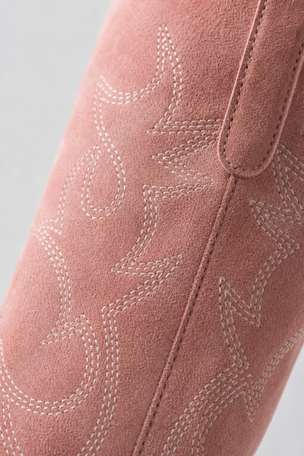 Bottes Santiags Rose Poudré en Daim à Broderies Western