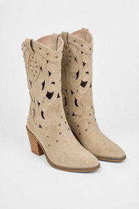 Bottes Santiags en Daim Beige à Motifs Ajourés et Clous