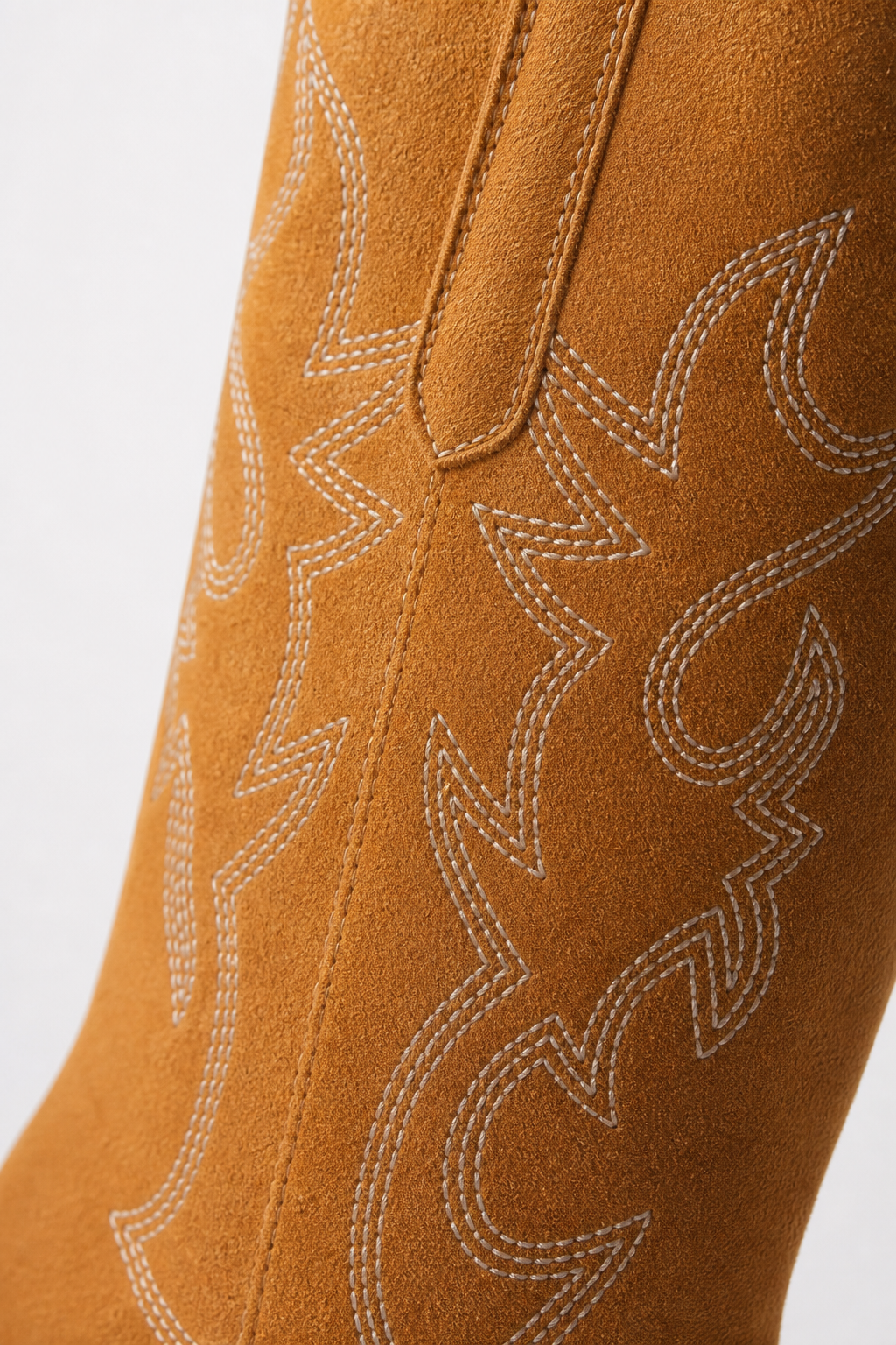 Santiags Mi-Hautes en Daim Fauve à Broderies Western