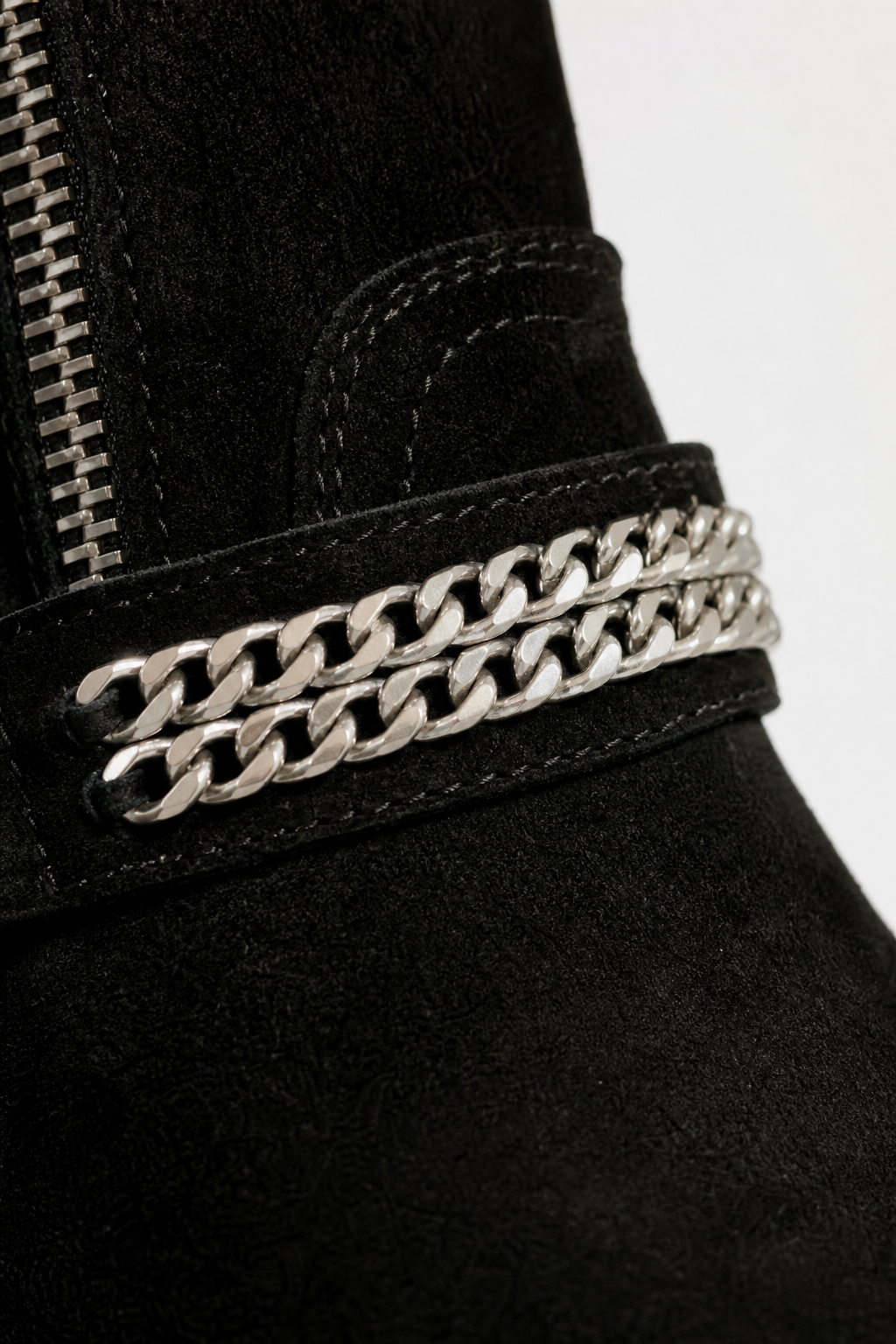 Bottines en Daim Noir à Chaîne et Harnais