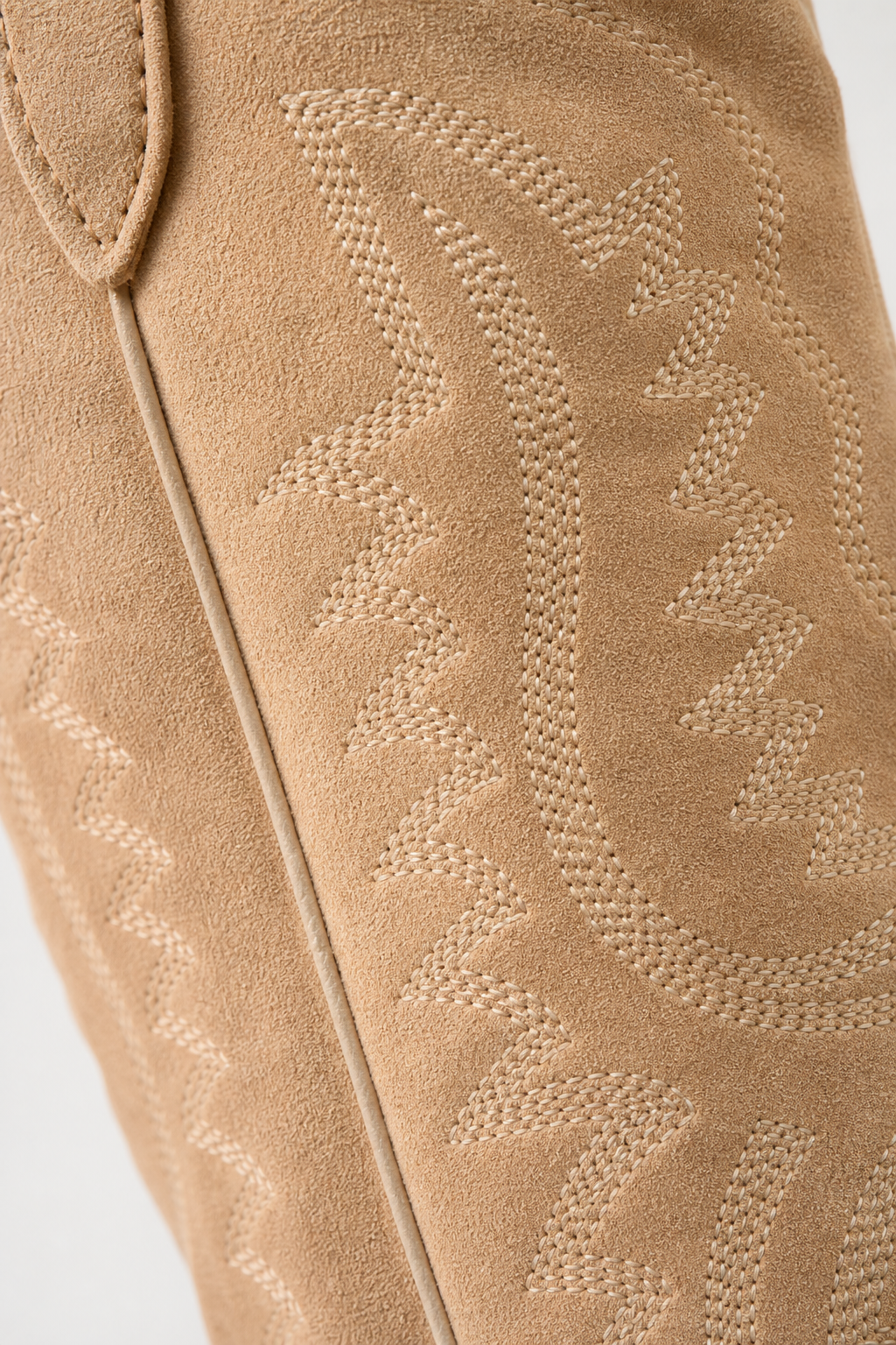 Bottes Santiags Hautes en Daim Beige Brodé