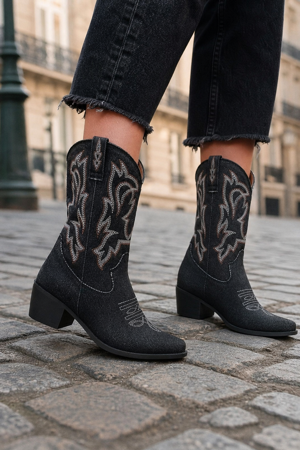 Bottes Santiags en Denim Noir à Broderies Western