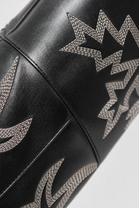 Bottes Santiags Hautes en Similicuir Noir à Broderies Argentées