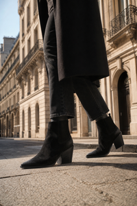 Bottines Santiags en Daim Noir à Bout Pointu et Talon Bloc