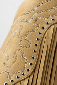 Bottes Santiags en Daim Beige à Franges et Clous
