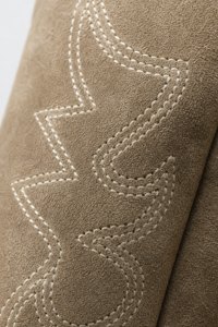 Santiags Hautes en Daim Taupe Brodées