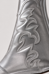 Bottes Santiags Argentées Métallisées à Broderies